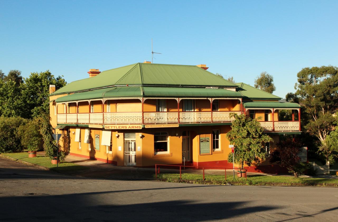 Settlers Arms Hotel Dungog Екстериор снимка